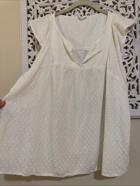 GAP Ivory Swiss Dot Cap Sleeve Blouse